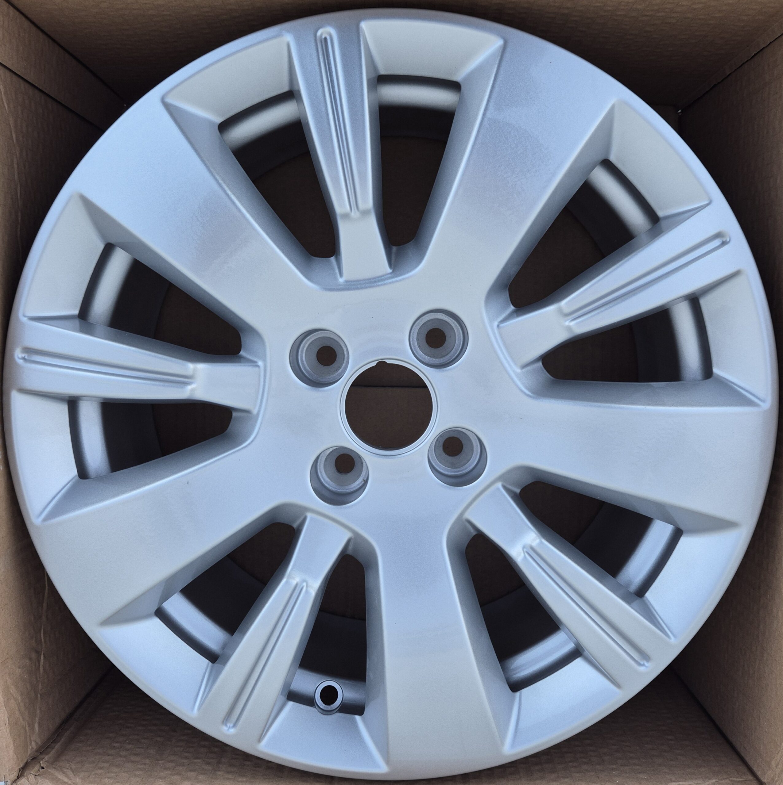 Janta CMS 6.5Jx16 4/100 ET40 CH 60.1 (Dacia,Renault,Opel,VW,Honda,Kia)