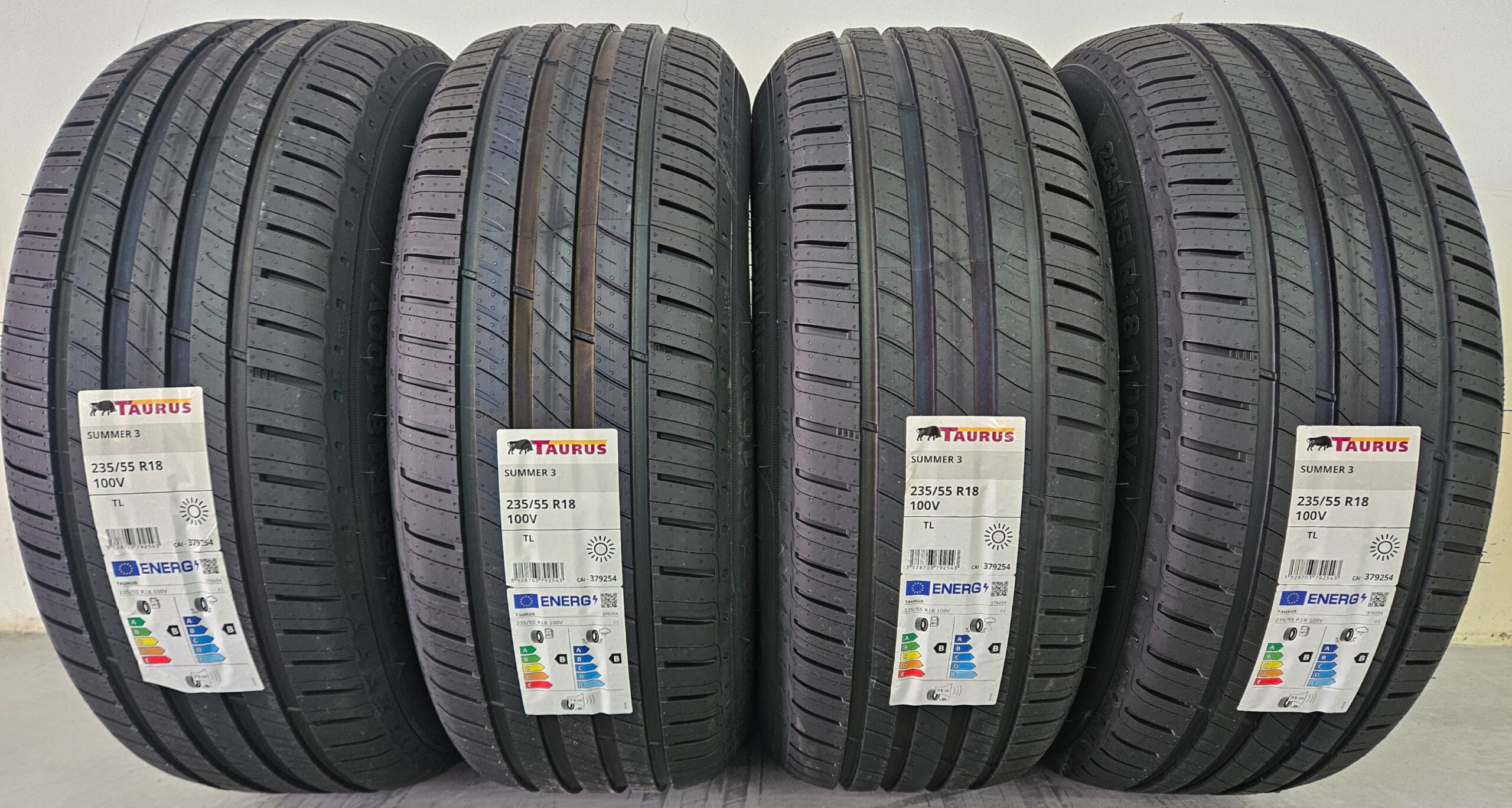 235/55 R18, 100V TAURUS (By Michelin) SUV XL Anvelope de vara